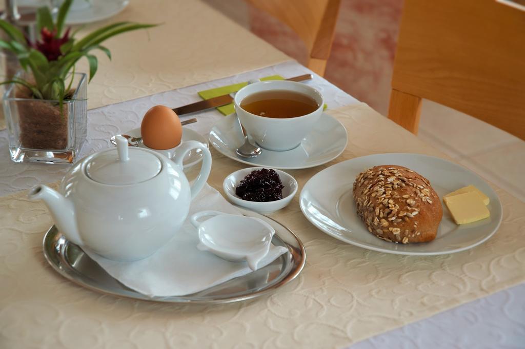 Hotel-Garni 'Zum Weinkrug' Sommerhausen Extérieur photo