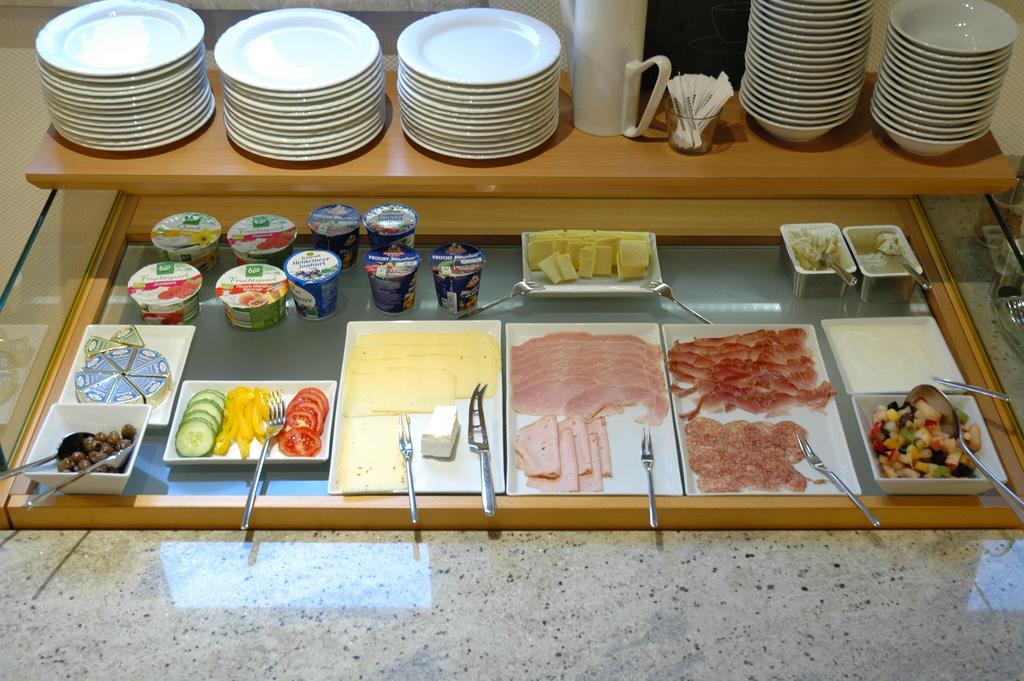 Hotel-Garni 'Zum Weinkrug' Sommerhausen Extérieur photo