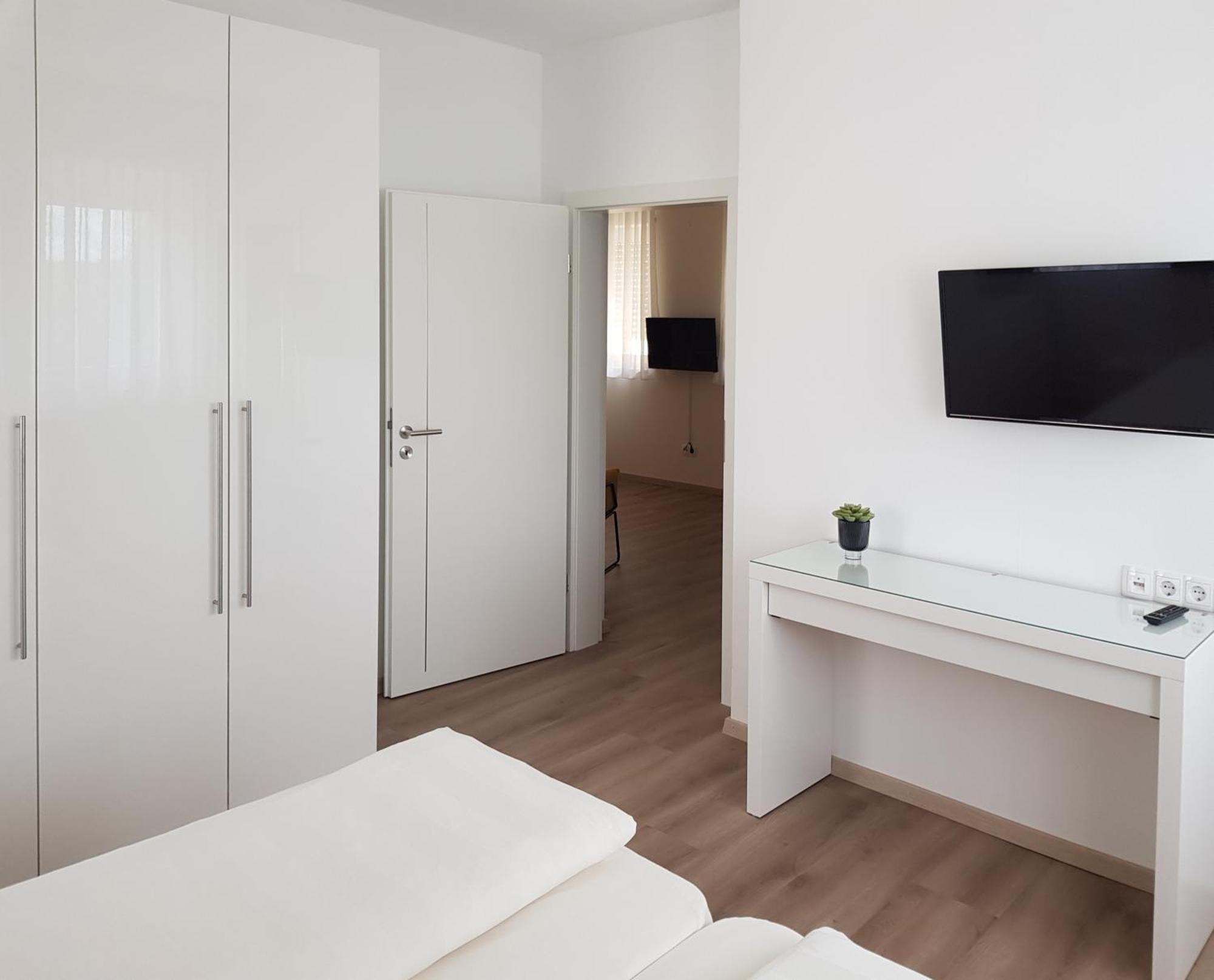 Hotel-Garni 'Zum Weinkrug' Sommerhausen Chambre photo
