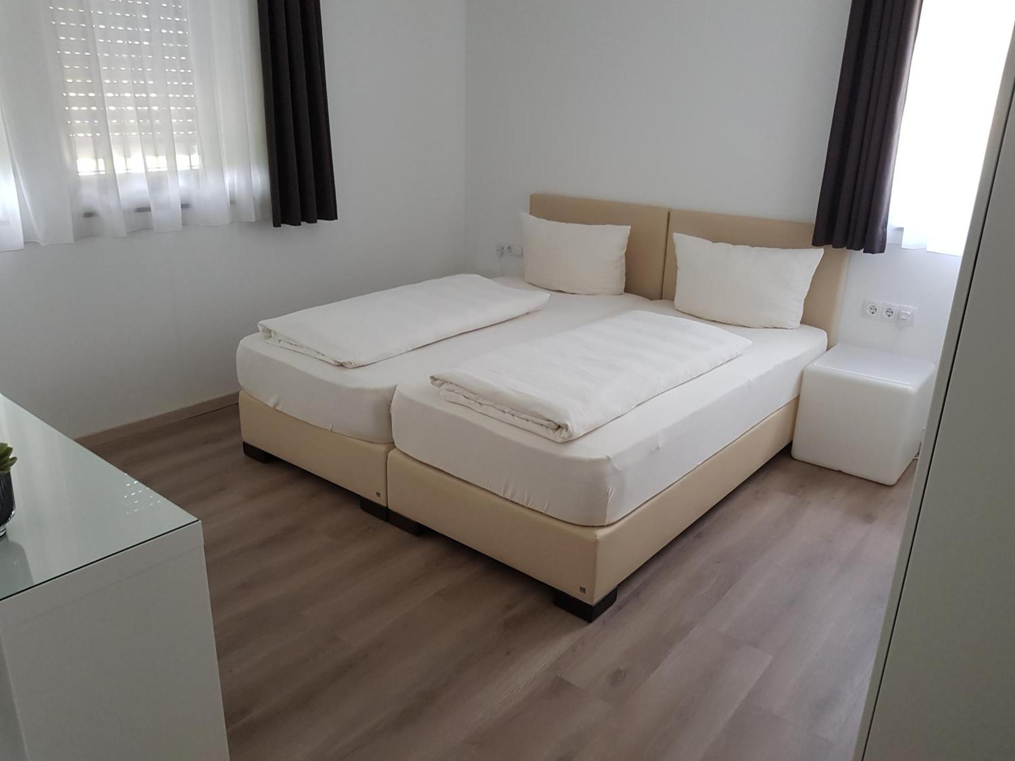 Hotel-Garni 'Zum Weinkrug' Sommerhausen Chambre photo